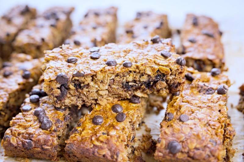 Banana chocolate oat bars-2 Banana Chocolate Oat Bars